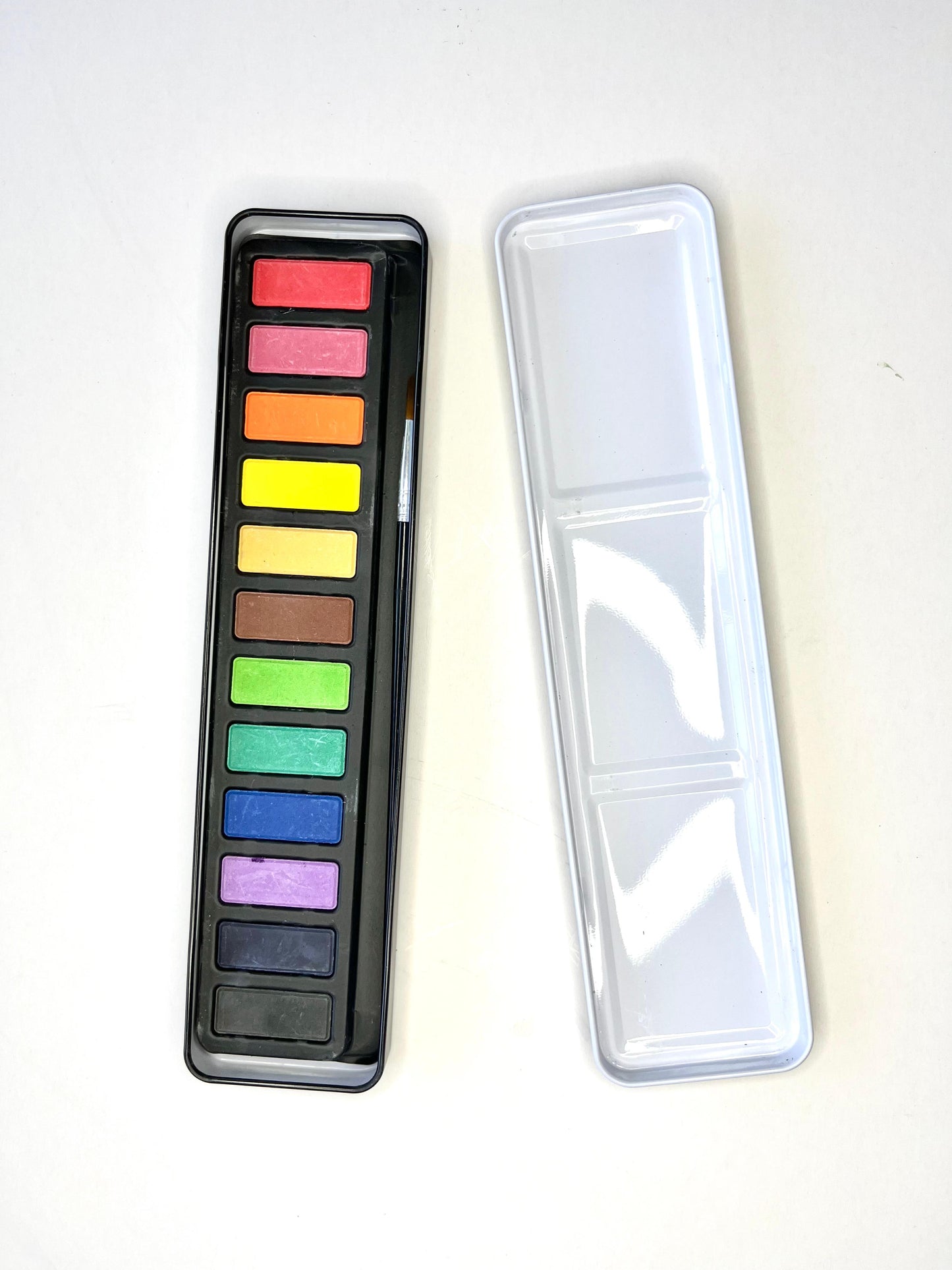 Paleta de 12 acuarelas + pincel
