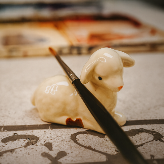 🐑 Reposapinceles Corderito – Soporte de Pincel de Cerámica