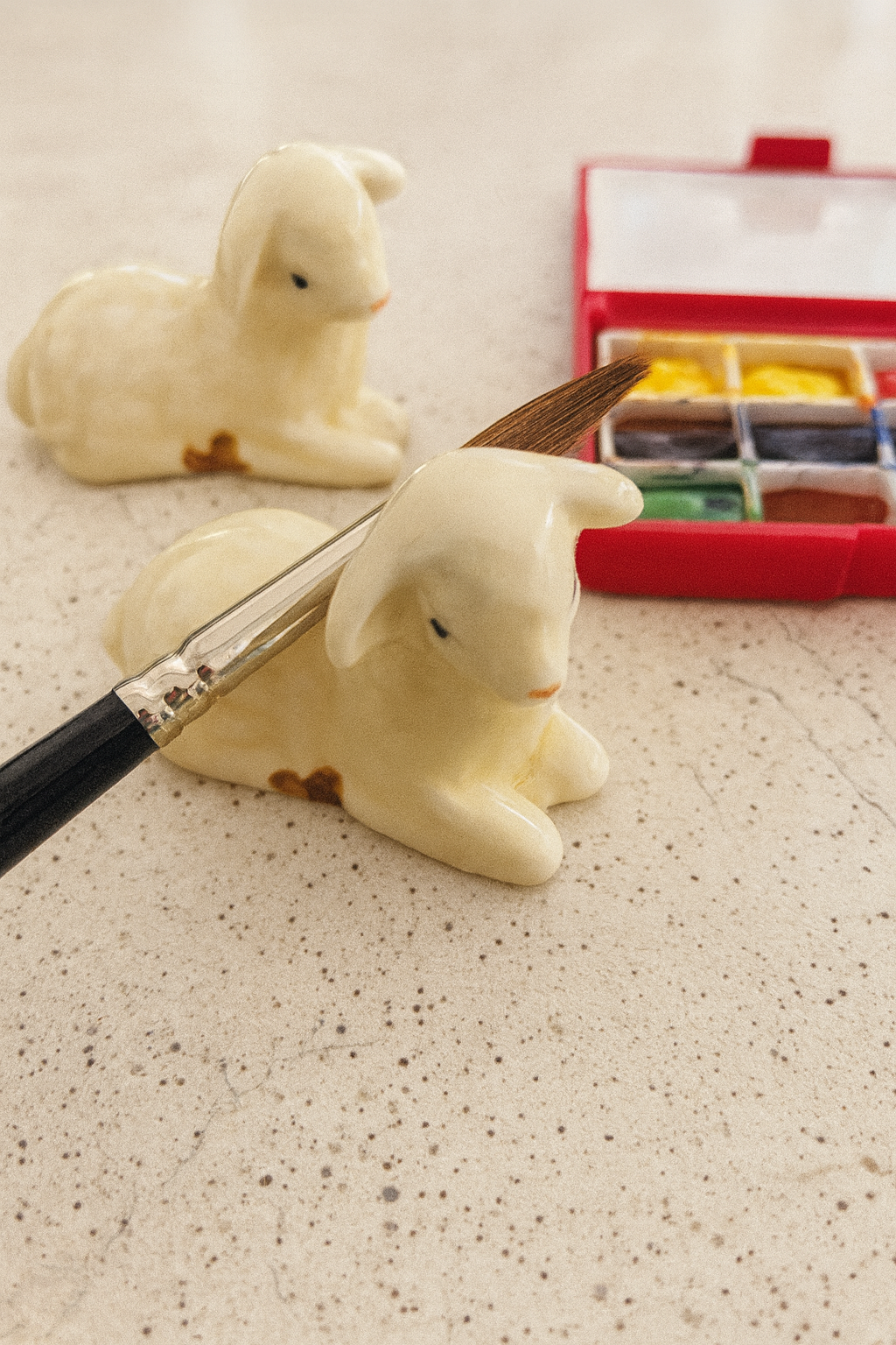 🐑 Reposapinceles Corderito – Soporte de Pincel de Cerámica